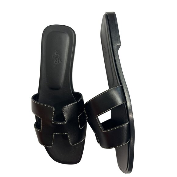 Hermes Oran Sandal in Black - Picture 1 of 11